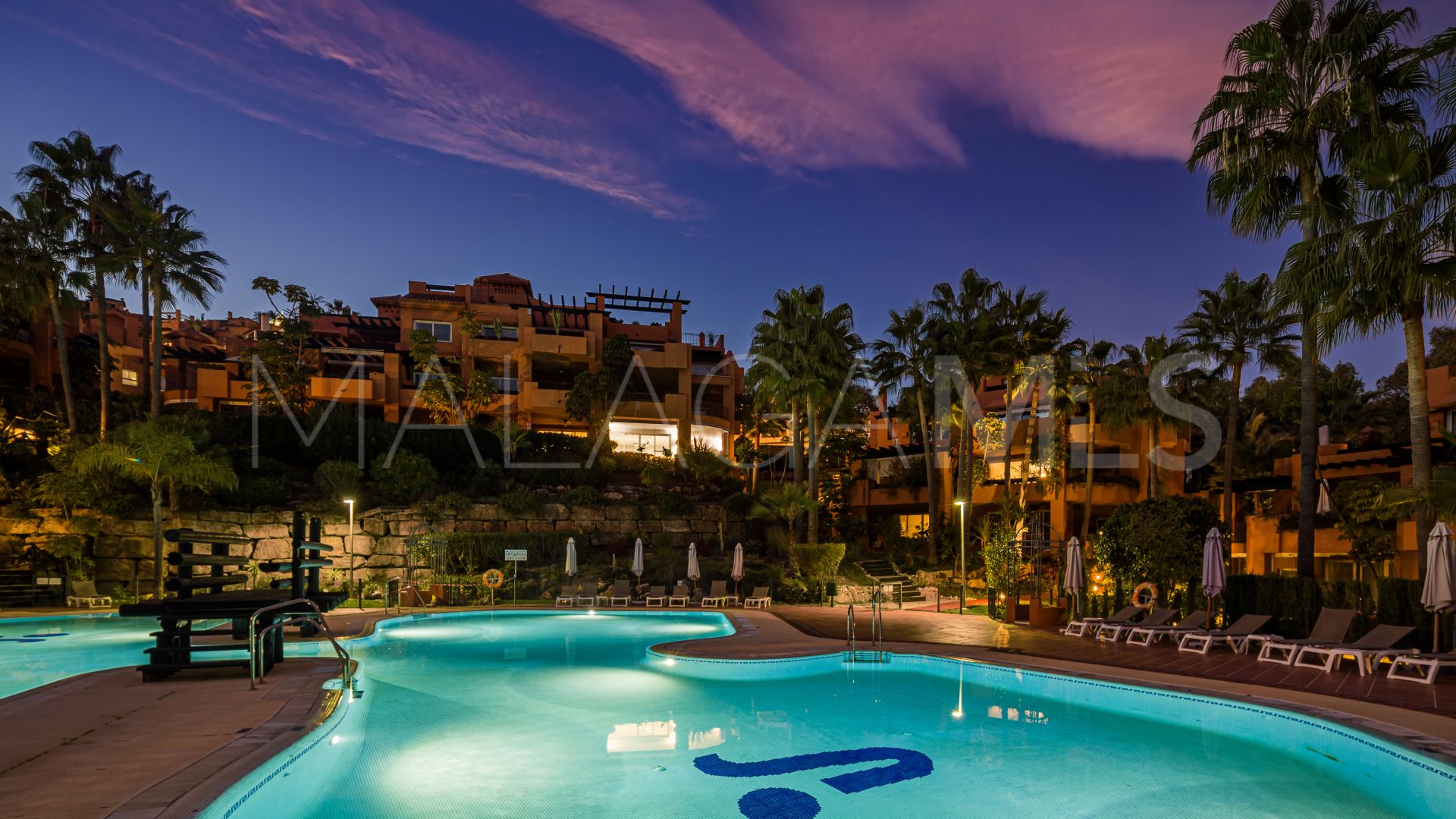 Apartamento planta baja for sale de 4 bedrooms in Alminar de Marbella