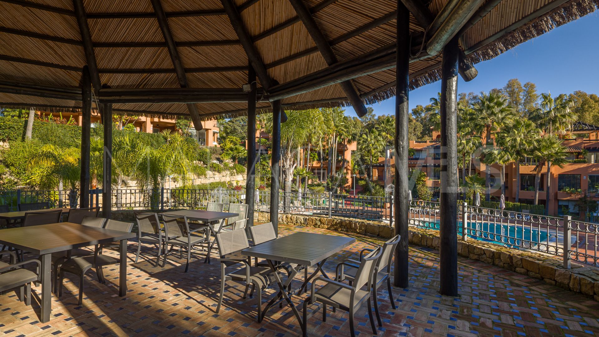 Apartamento planta baja for sale de 4 bedrooms in Alminar de Marbella