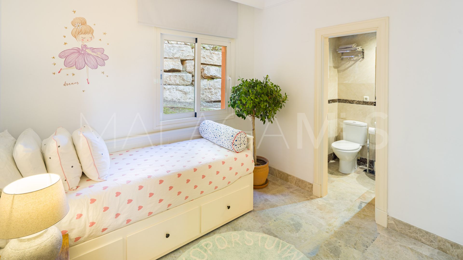 Apartamento planta baja for sale de 4 bedrooms in Alminar de Marbella