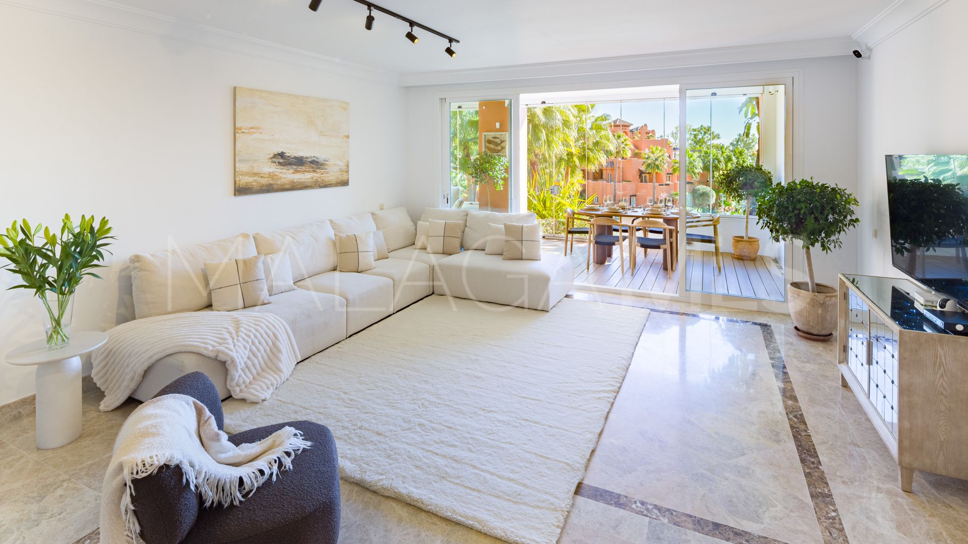 Apartamento planta baja for sale de 4 bedrooms in Alminar de Marbella