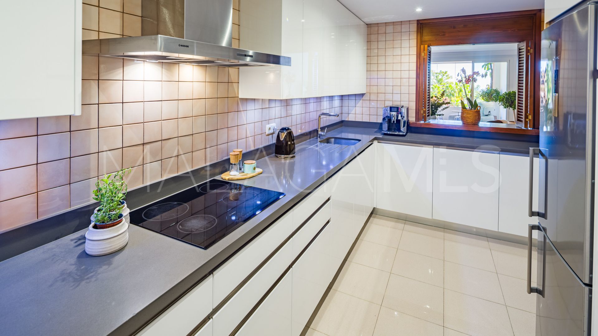 Apartamento planta baja for sale de 4 bedrooms in Alminar de Marbella