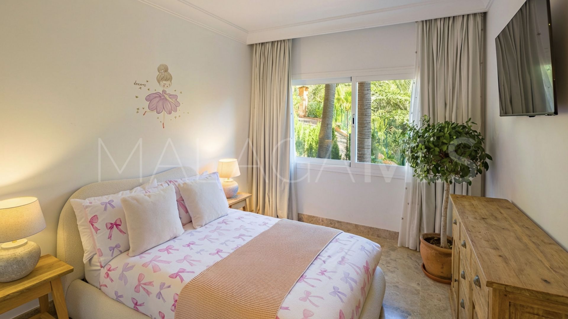 Apartamento planta baja for sale de 4 bedrooms in Alminar de Marbella