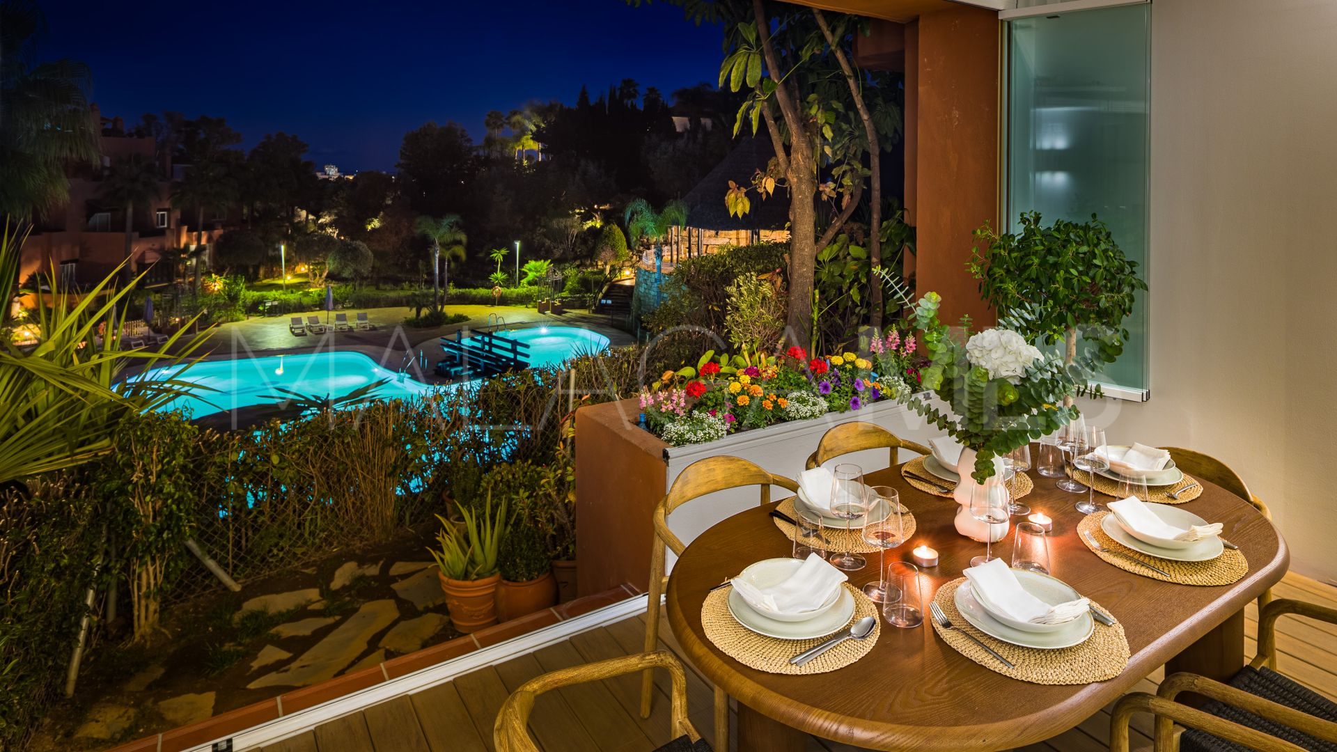 Apartamento planta baja for sale de 4 bedrooms in Alminar de Marbella