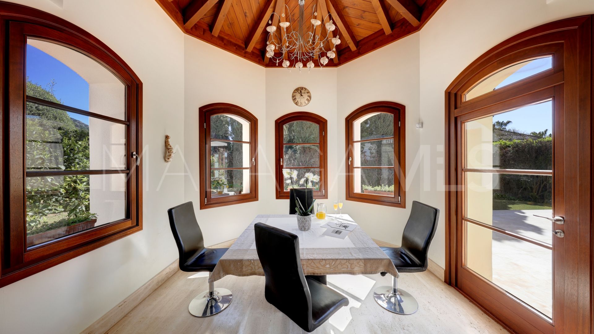 Villa for sale in Los Picos de Nagüeles