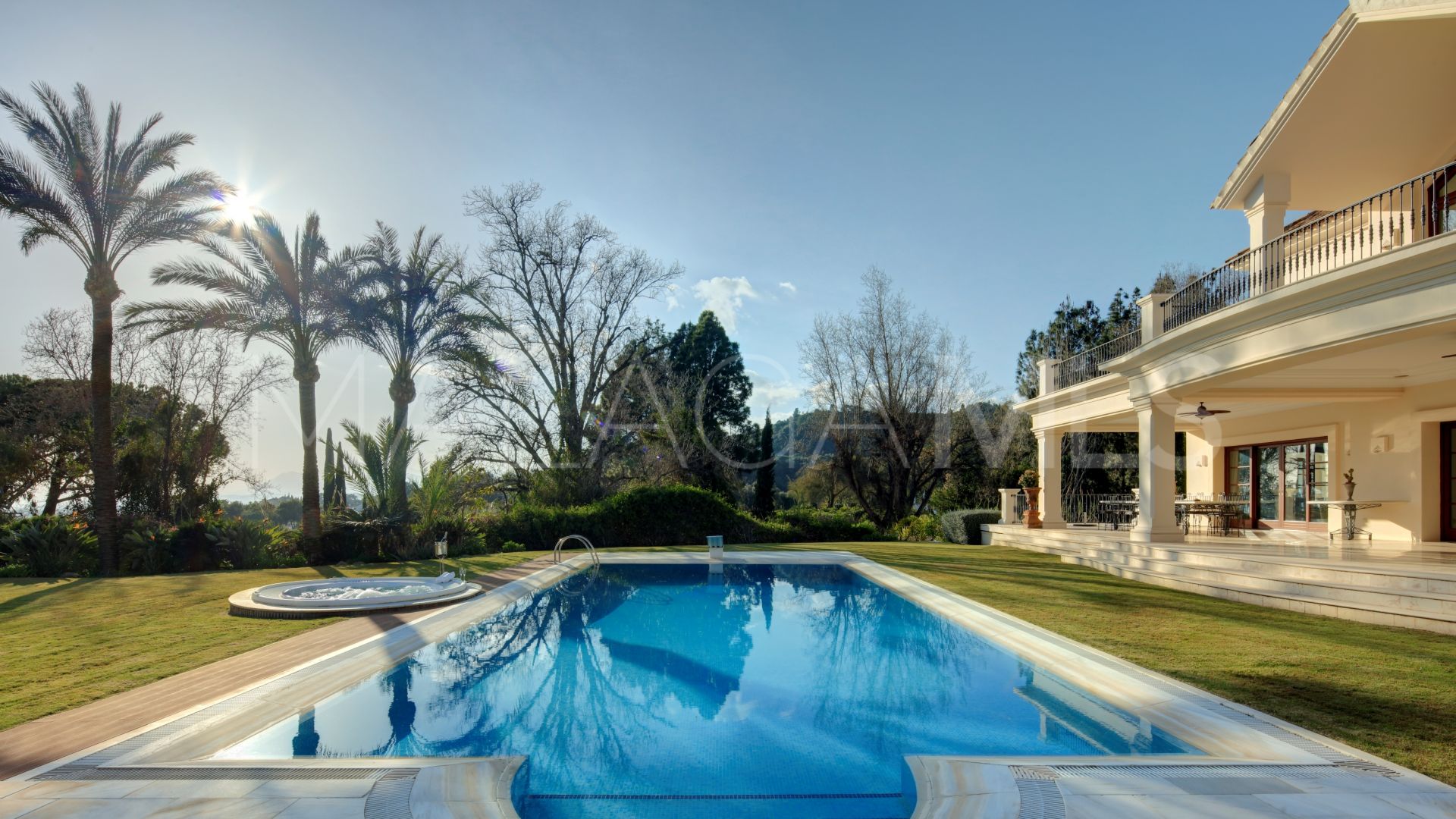 Villa for sale in Los Picos de Nagüeles