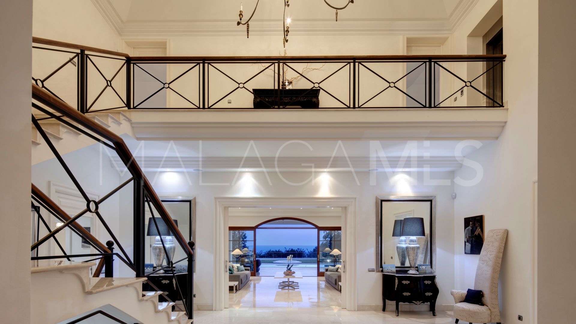 Villa for sale in Los Picos de Nagüeles