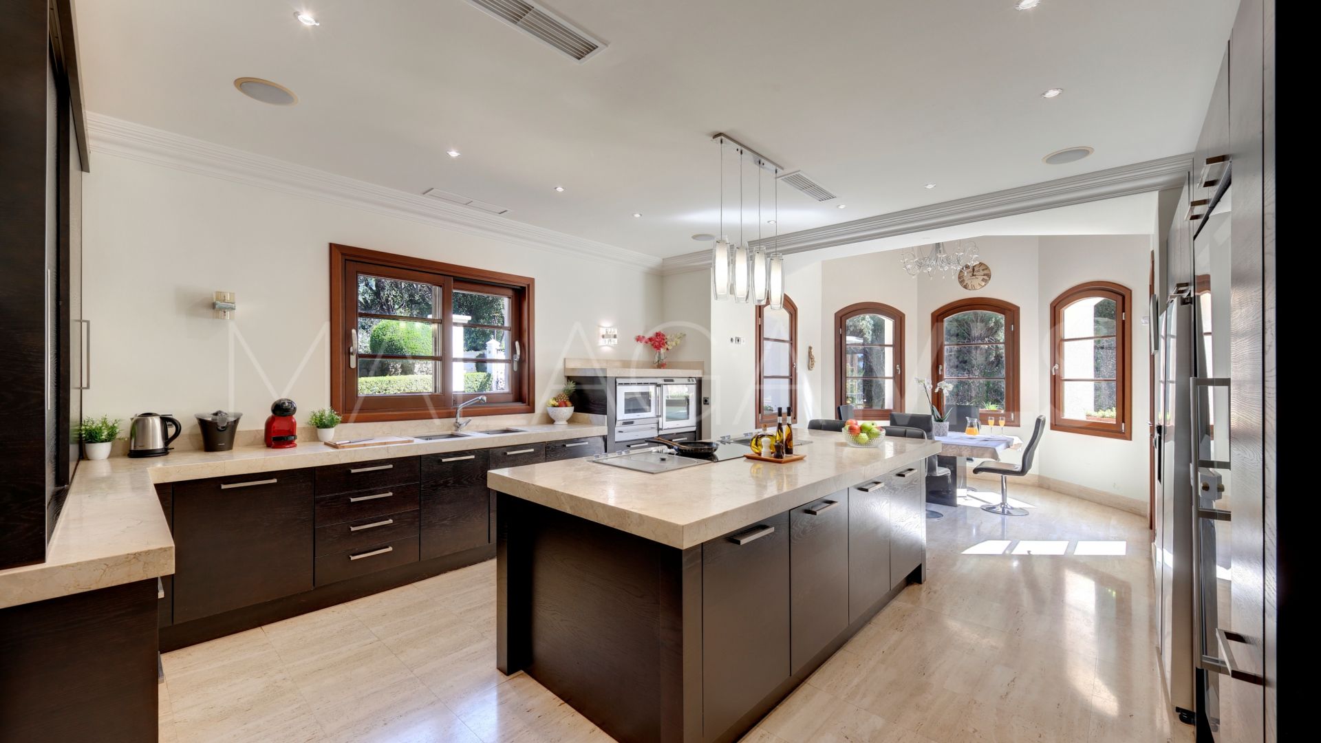 Villa for sale in Los Picos de Nagüeles