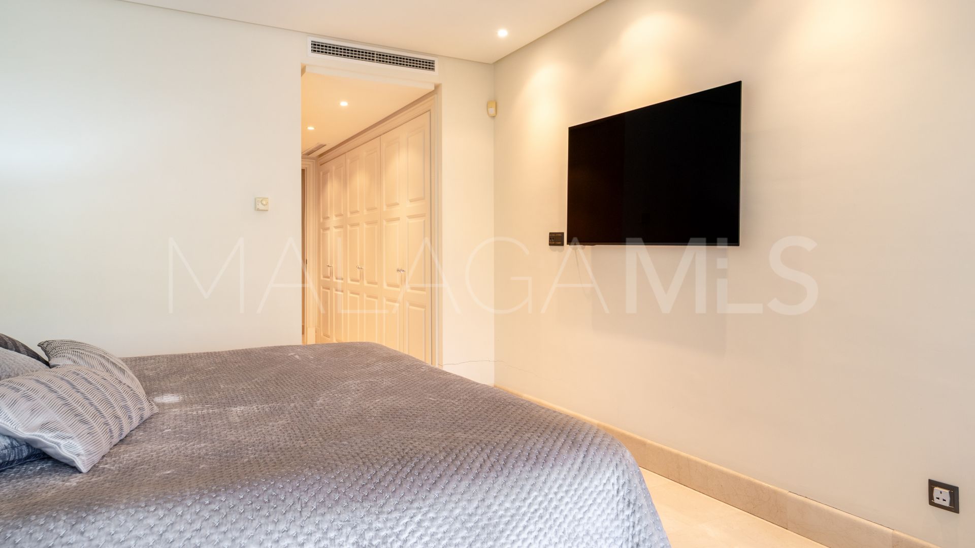 For sale ground floor apartment with 2 bedrooms in Doncella Beach