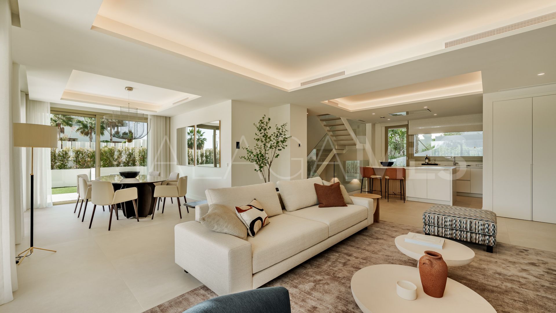 Triplex for sale in Benalús