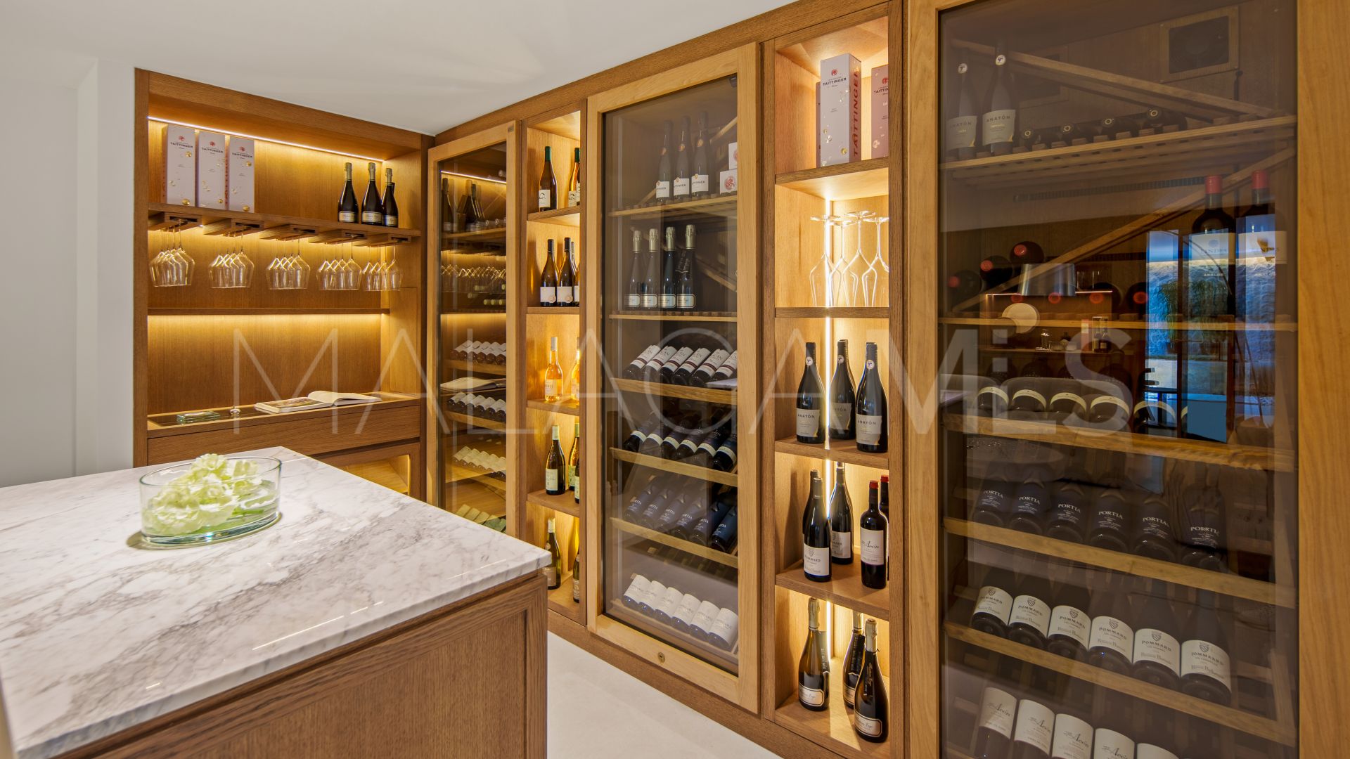Villa for sale in Nueva Andalucia