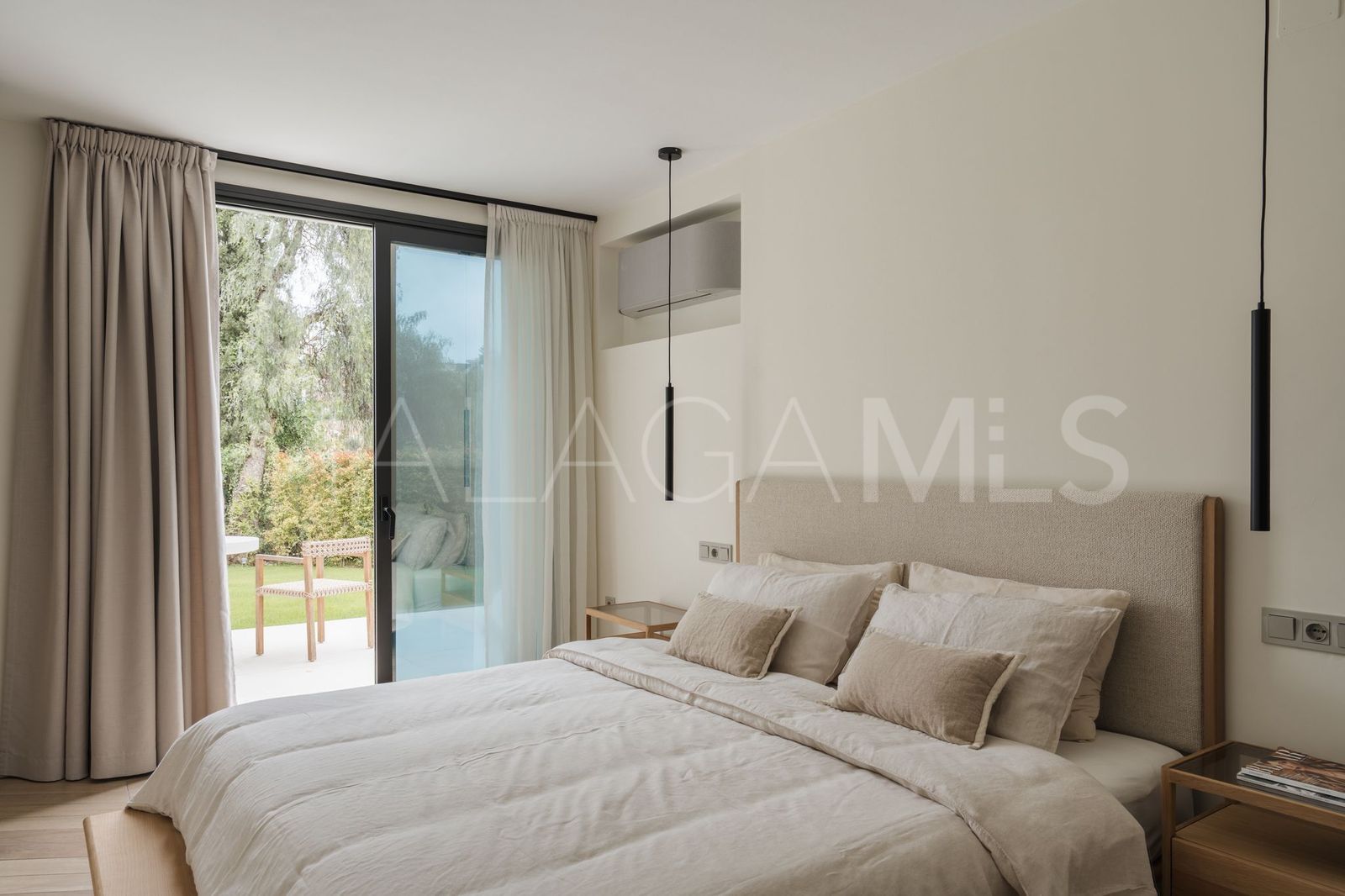 Villa for sale in Los Naranjos Hill Club