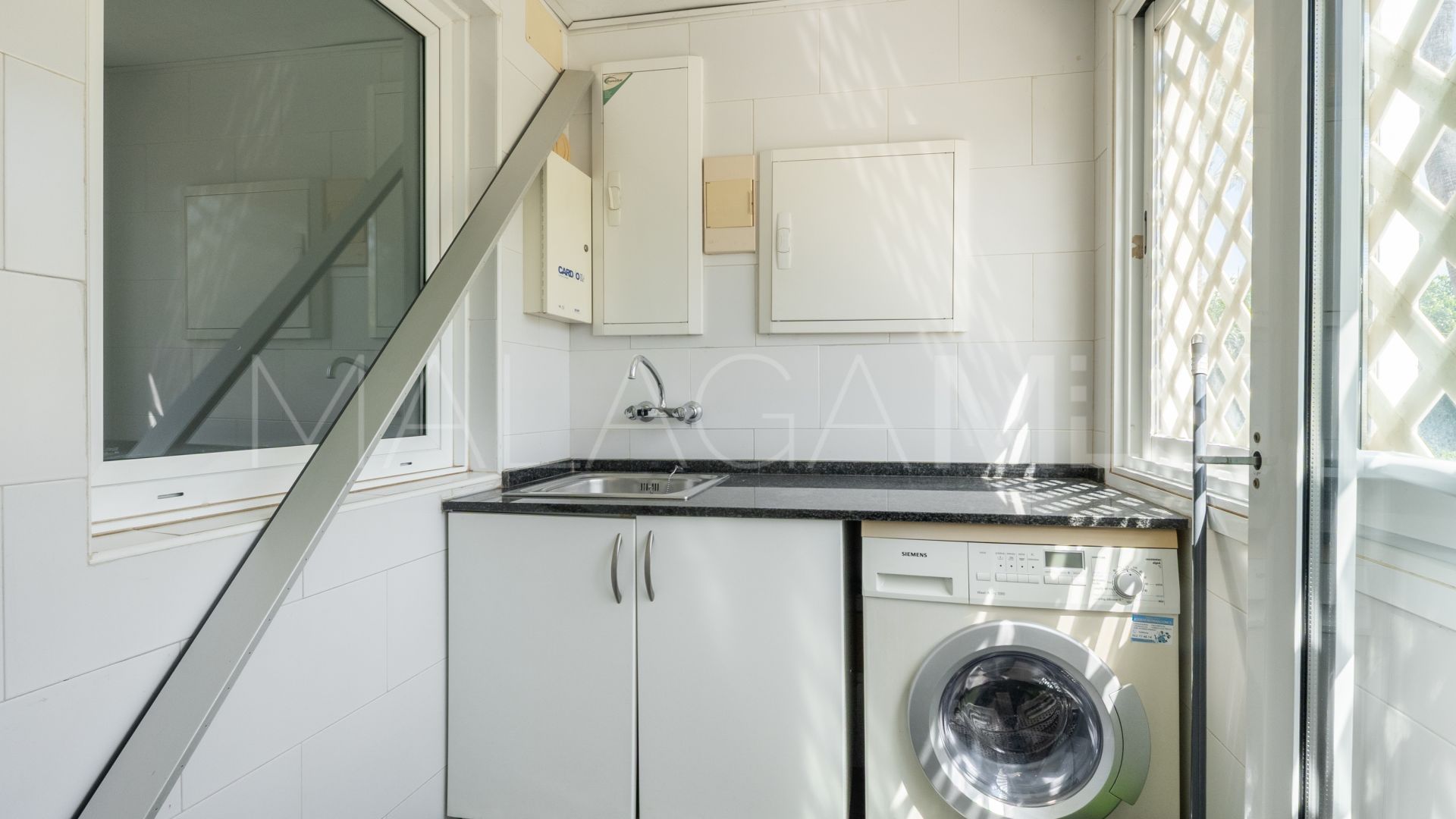 For sale ground floor apartment in El Embrujo Banús with 3 bedrooms