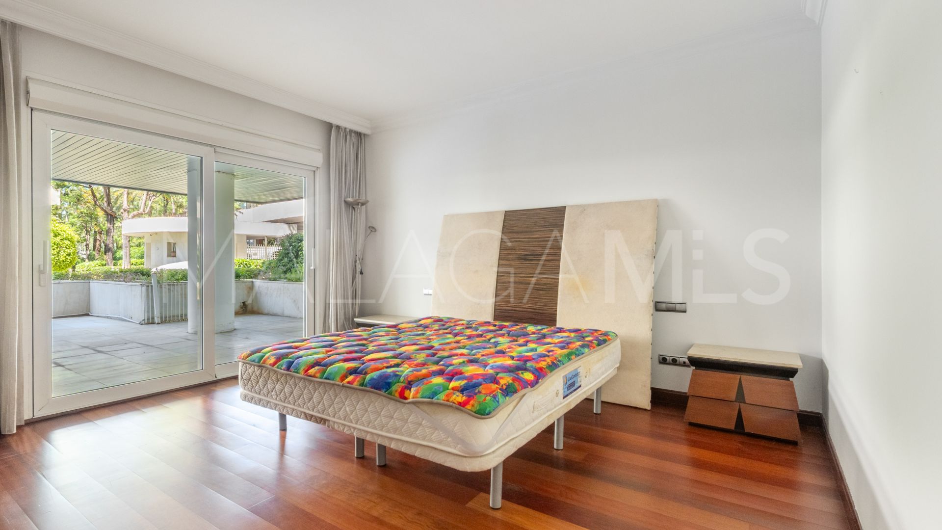 For sale ground floor apartment in El Embrujo Banús with 3 bedrooms