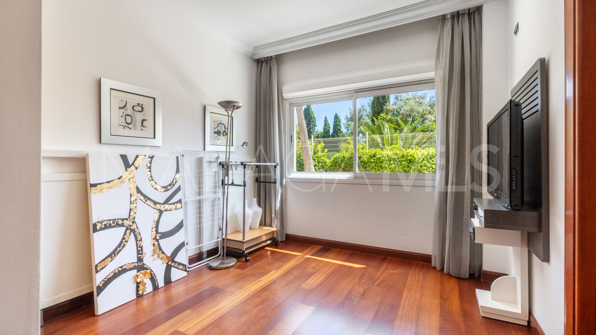 For sale ground floor apartment in El Embrujo Banús with 3 bedrooms