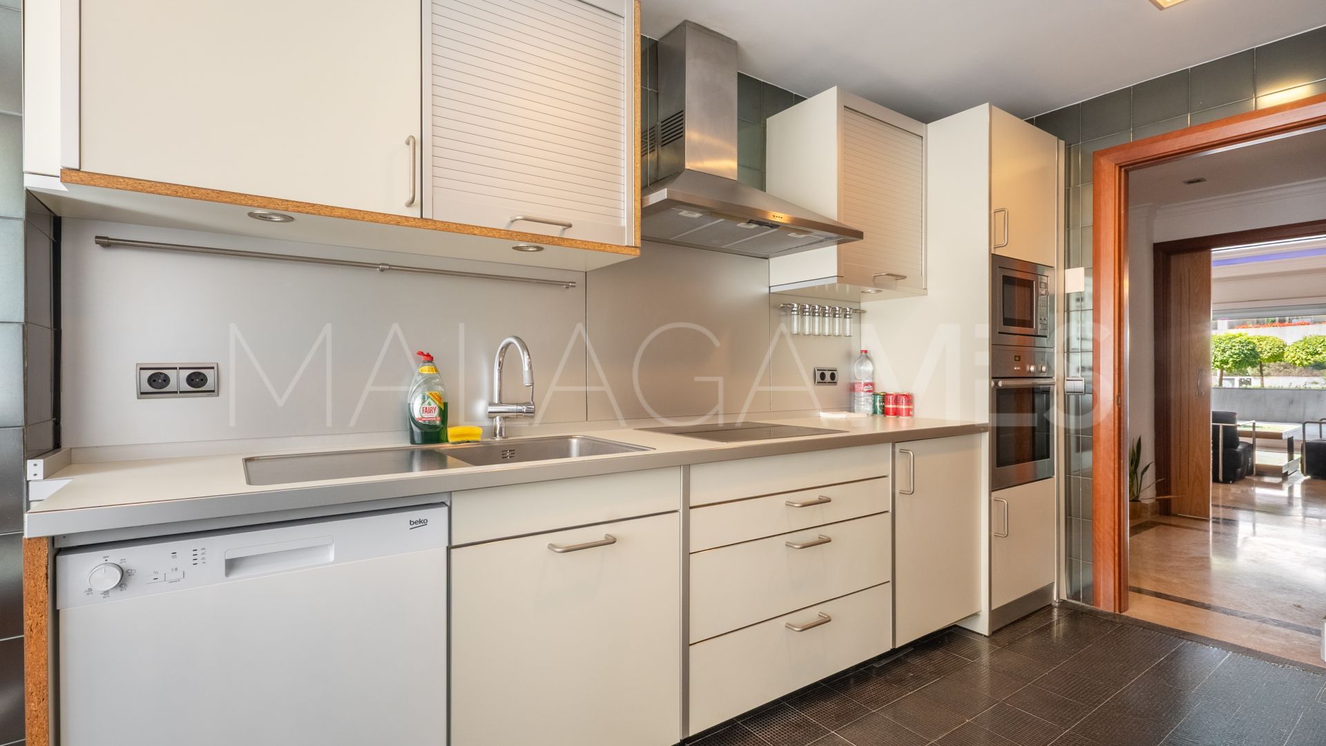 For sale ground floor apartment in El Embrujo Banús with 3 bedrooms