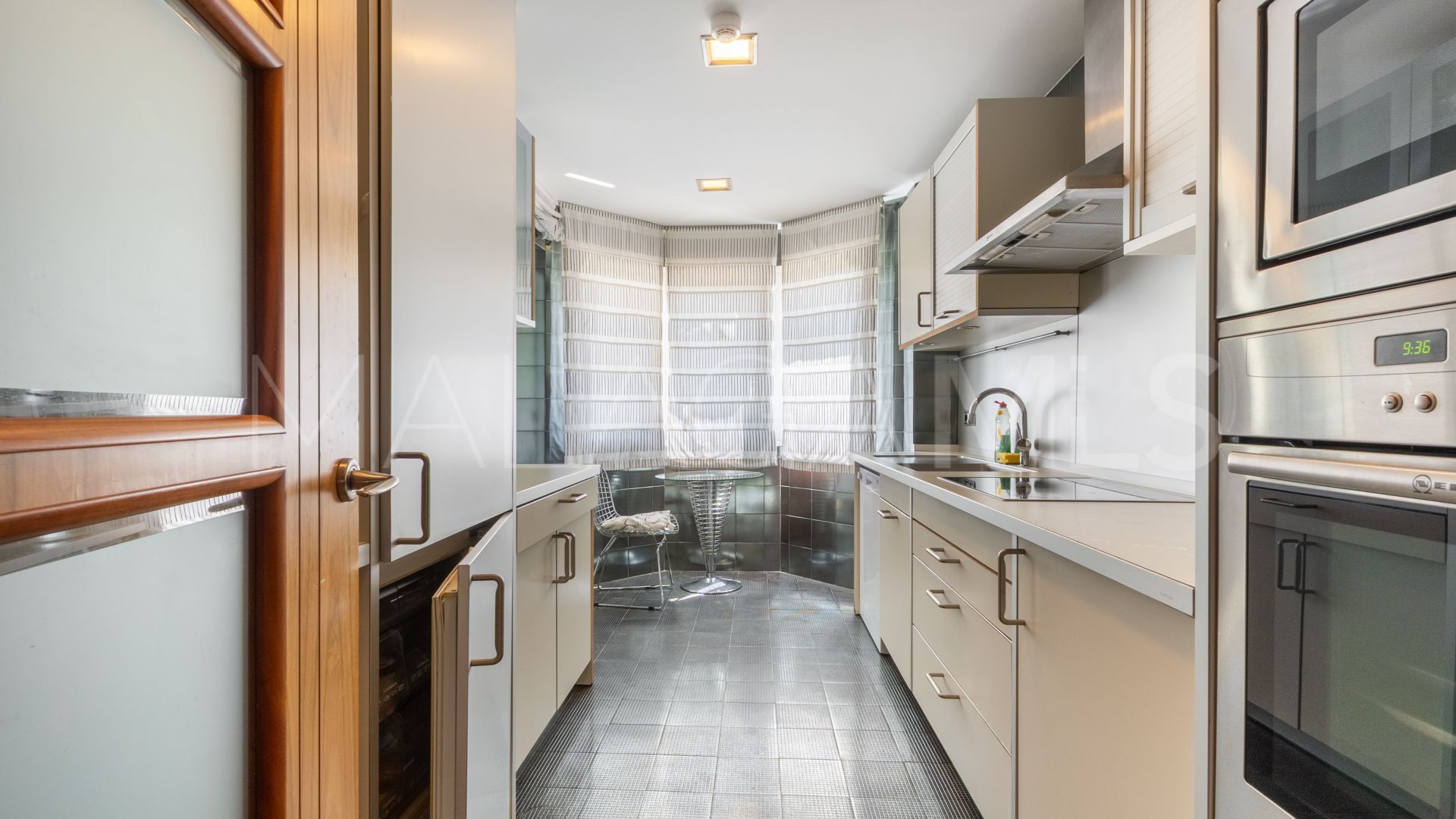 For sale ground floor apartment in El Embrujo Banús with 3 bedrooms