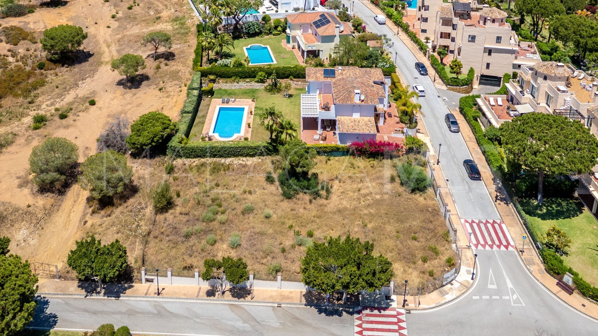 Grundstück for sale in Elviria