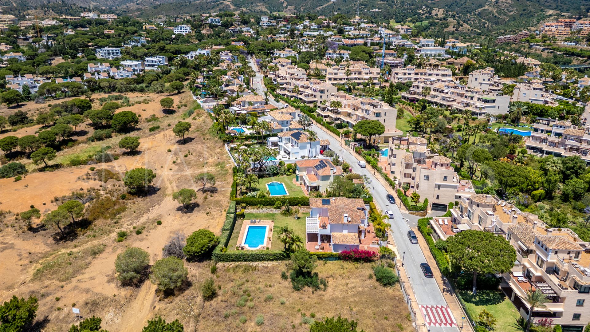 Grundstück for sale in Elviria