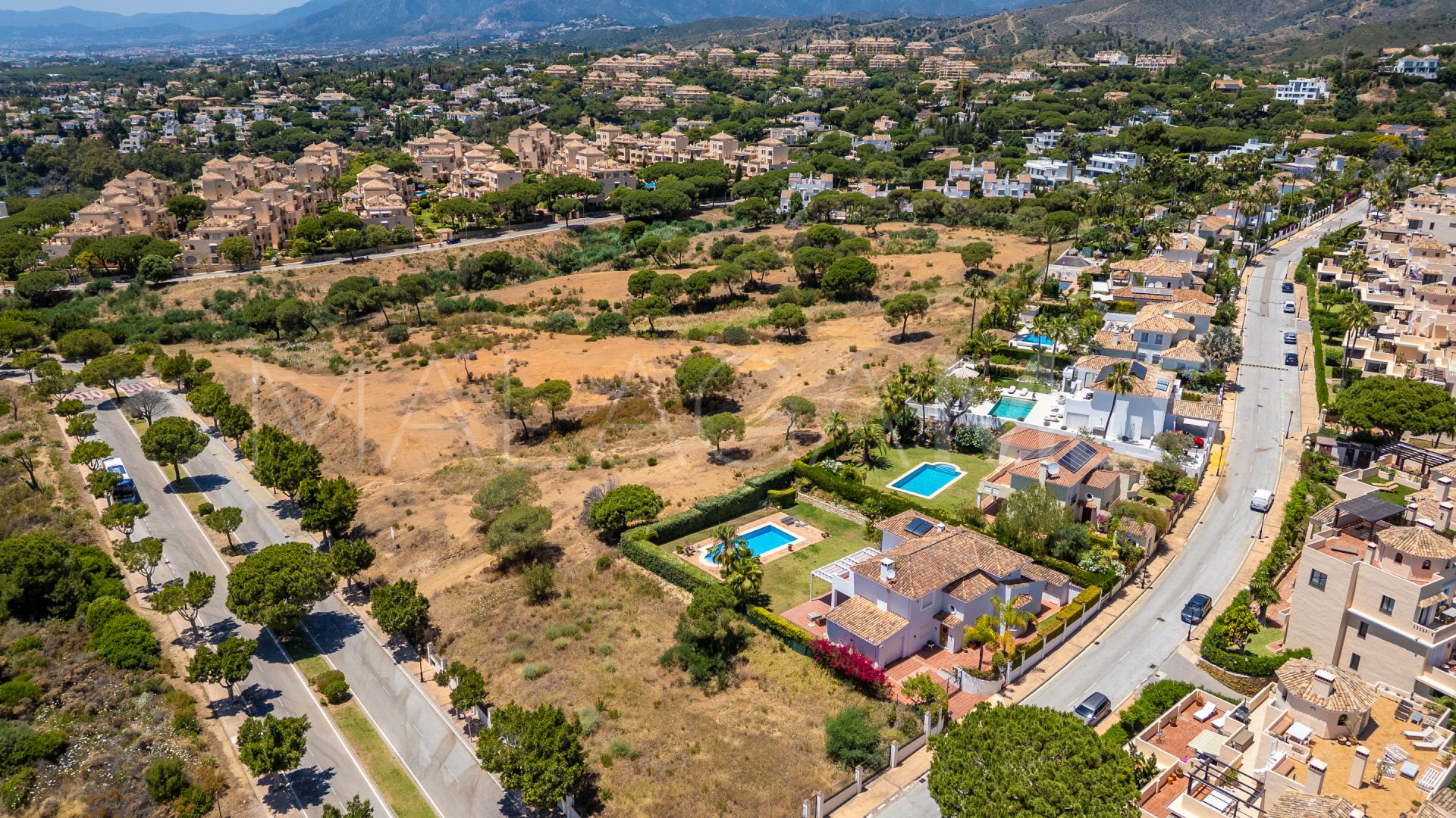 Grundstück for sale in Elviria