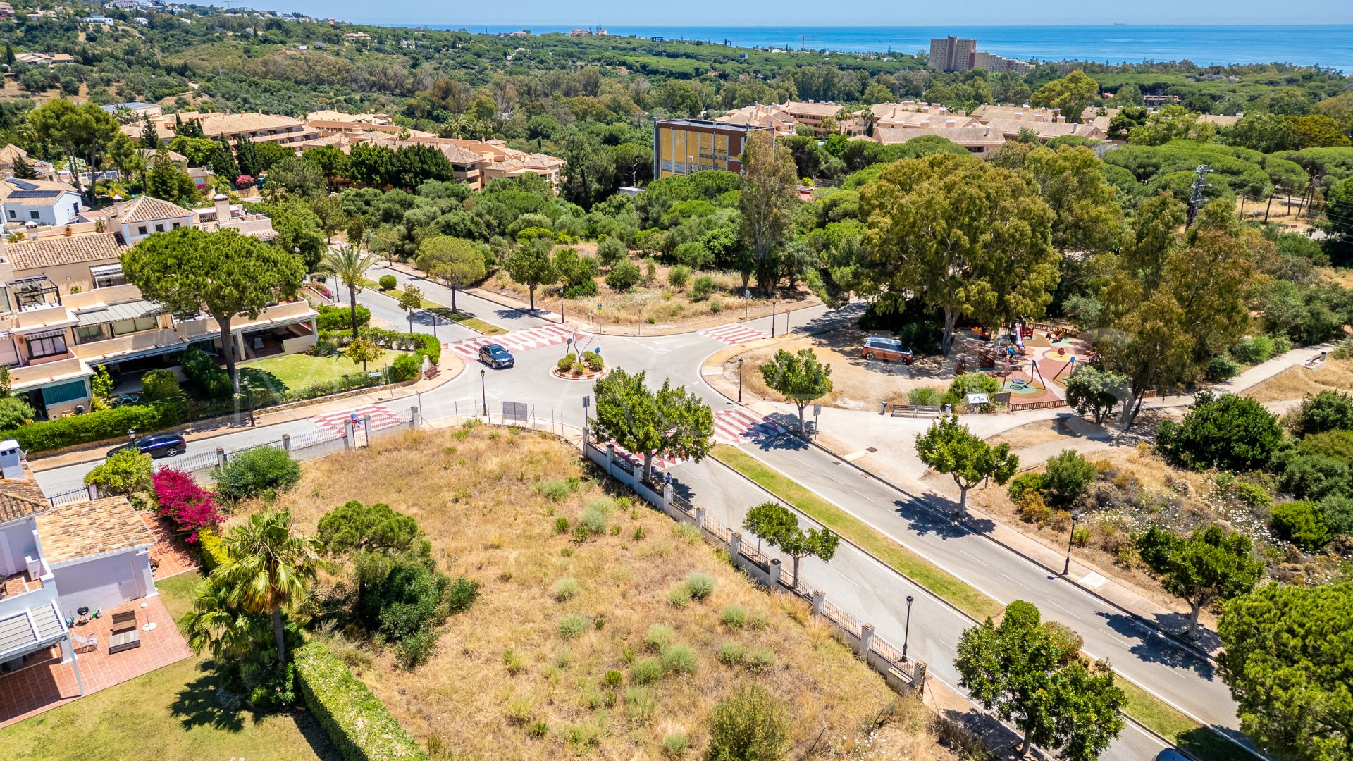 Grundstück for sale in Elviria