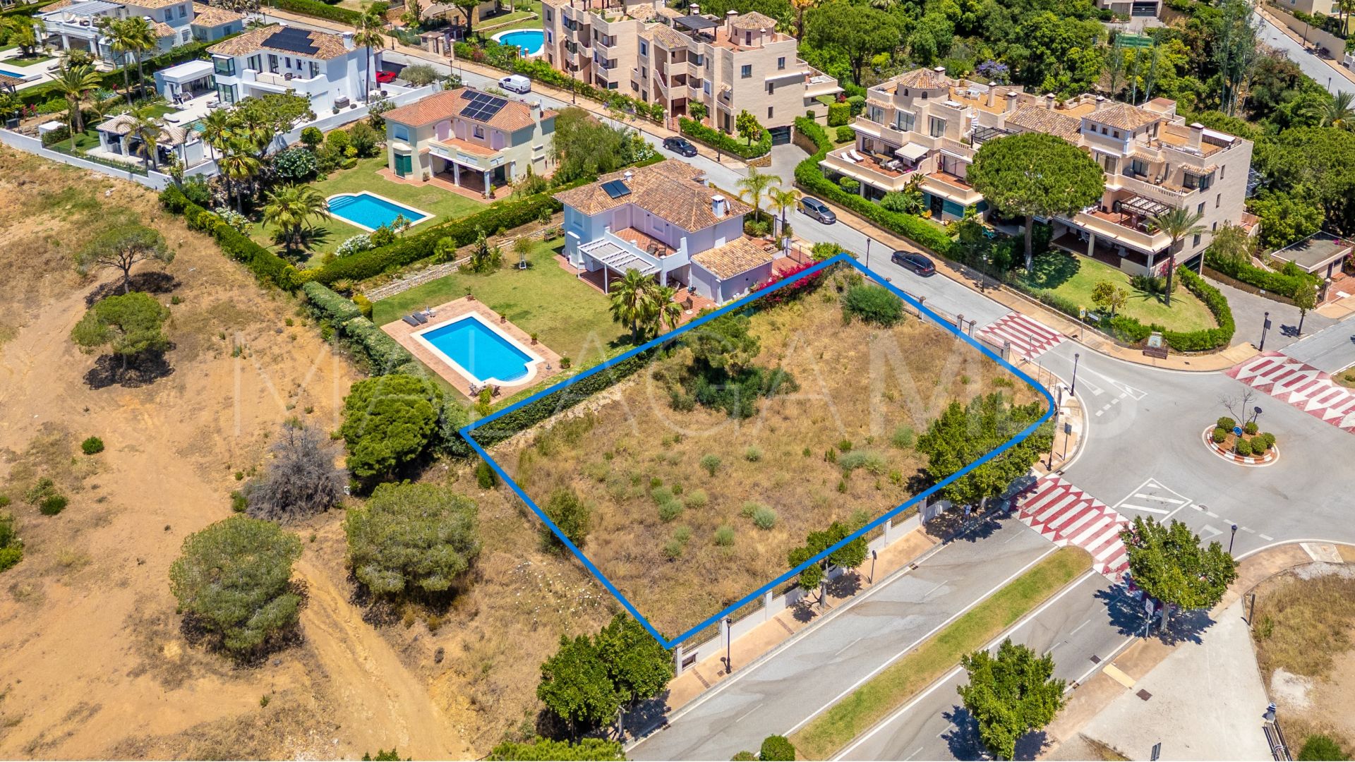 Grundstück for sale in Elviria