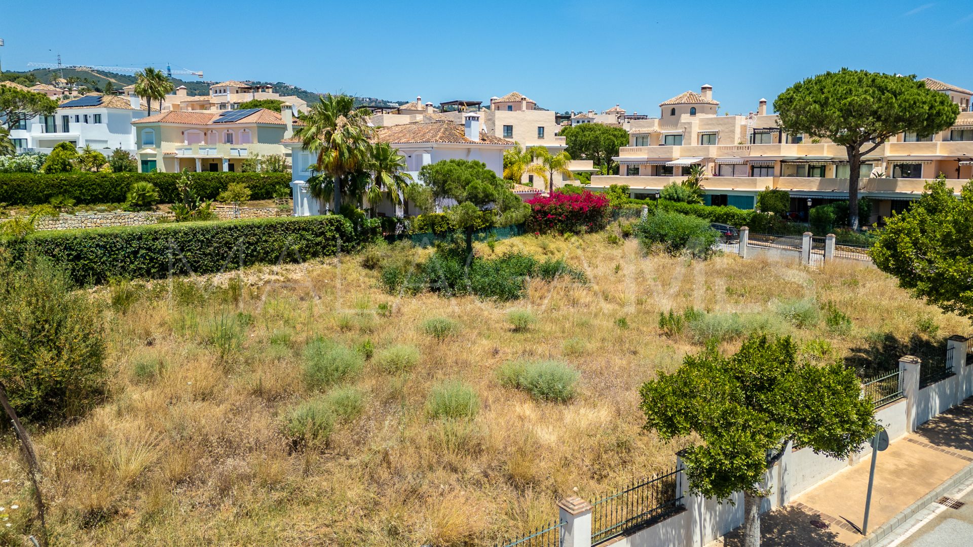 Grundstück for sale in Elviria