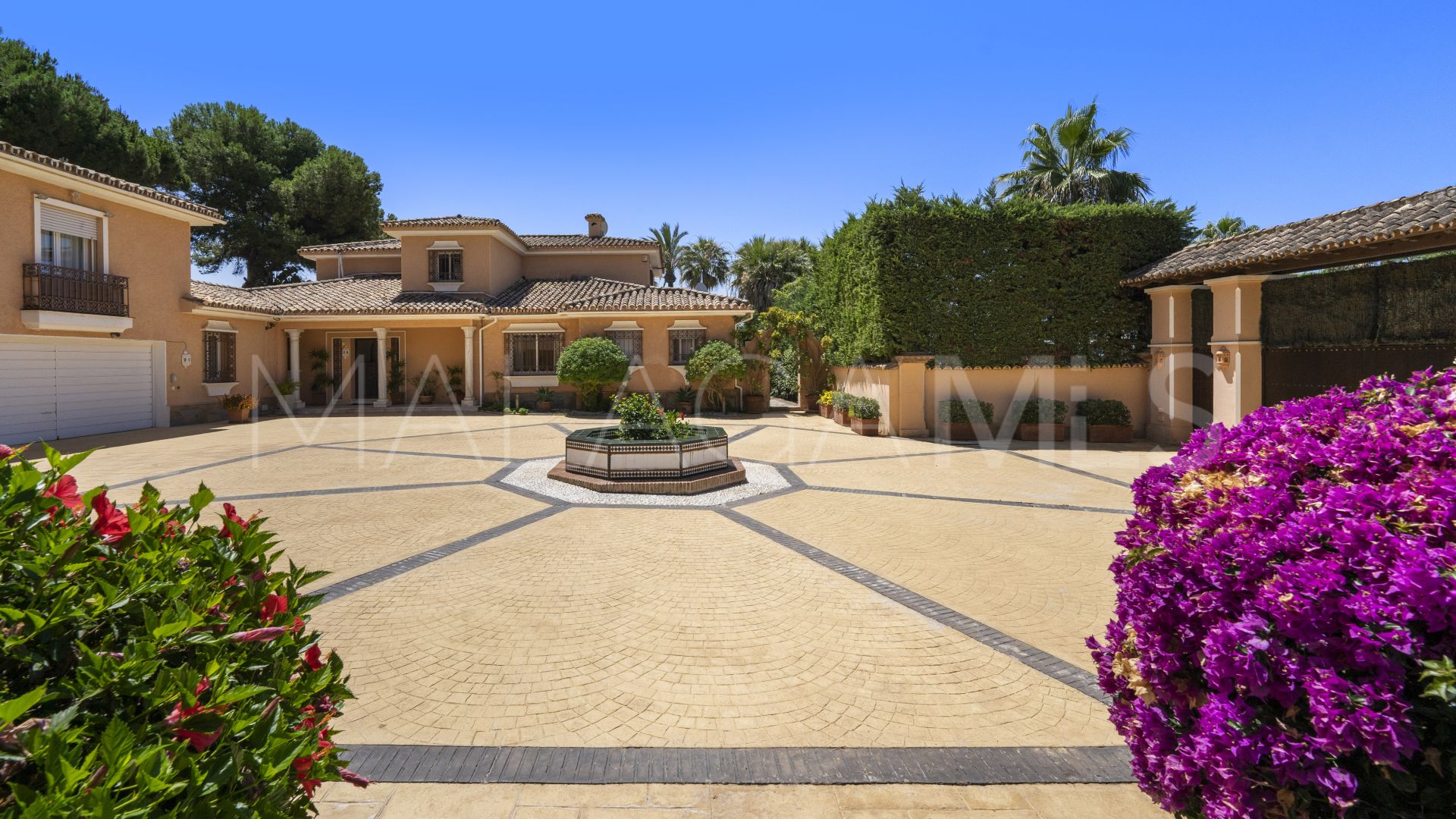 9 bedrooms villa for sale in Benamara