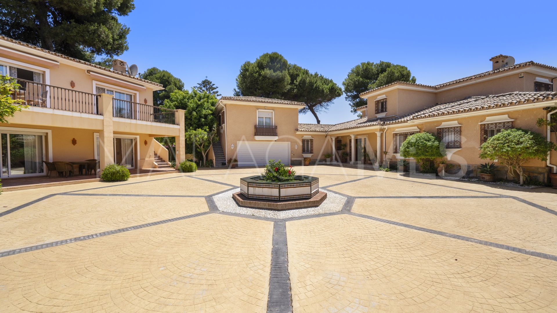 9 bedrooms villa for sale in Benamara