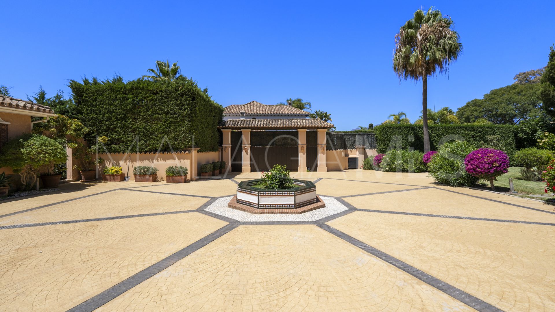 9 bedrooms villa for sale in Benamara