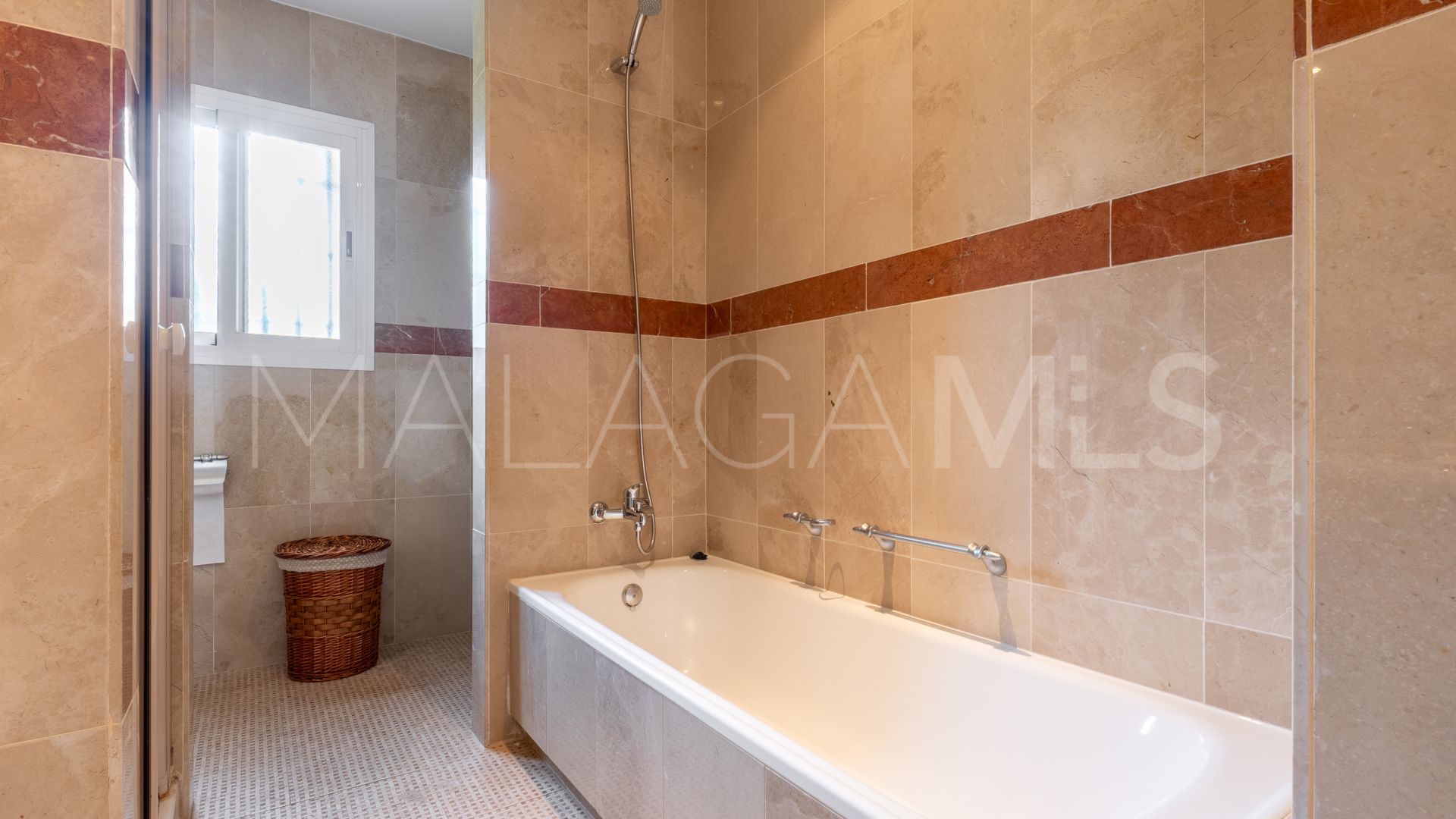 Villa for sale in Las Petunias