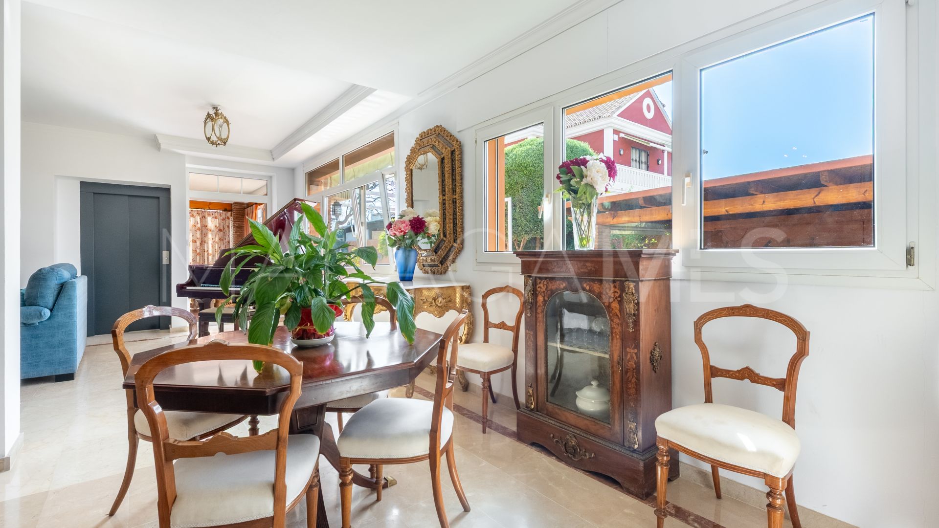 Villa for sale in Las Petunias