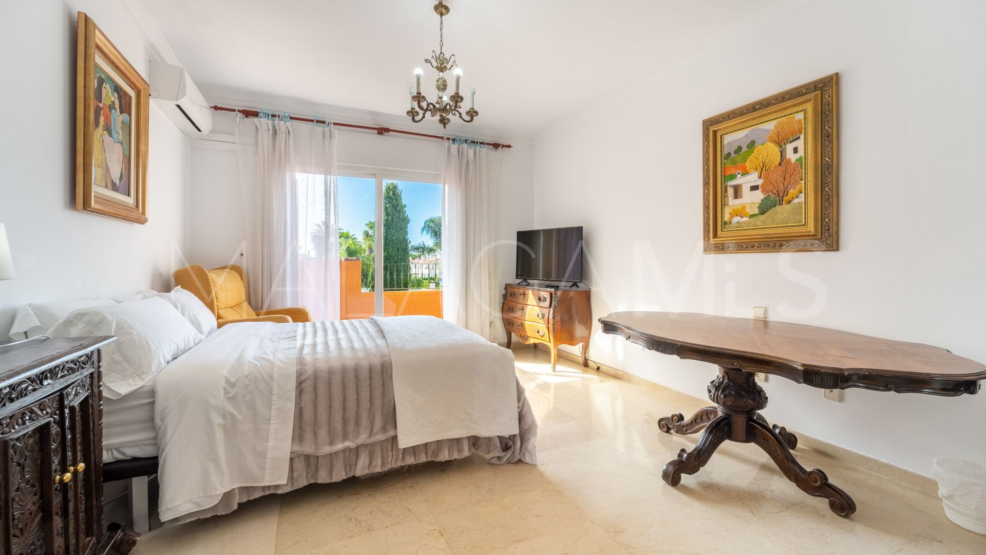 Villa for sale in Las Petunias
