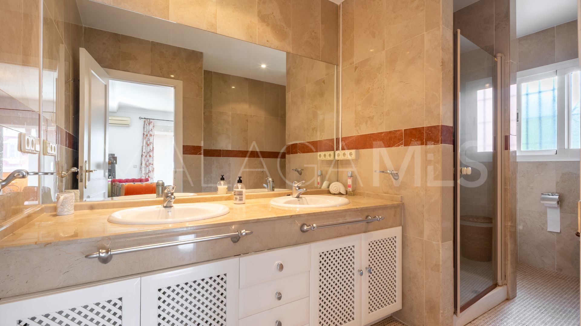 Villa for sale in Las Petunias