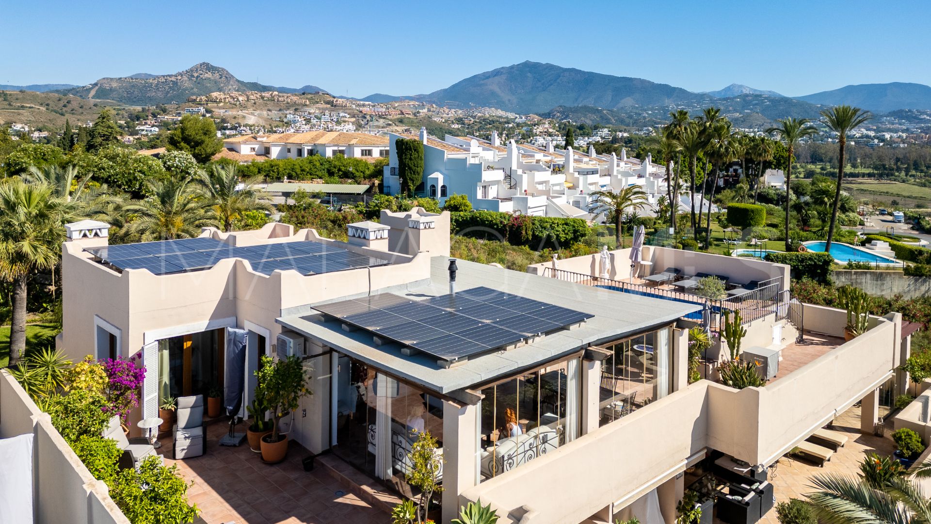 Duplex penthouse for sale in El Paraiso