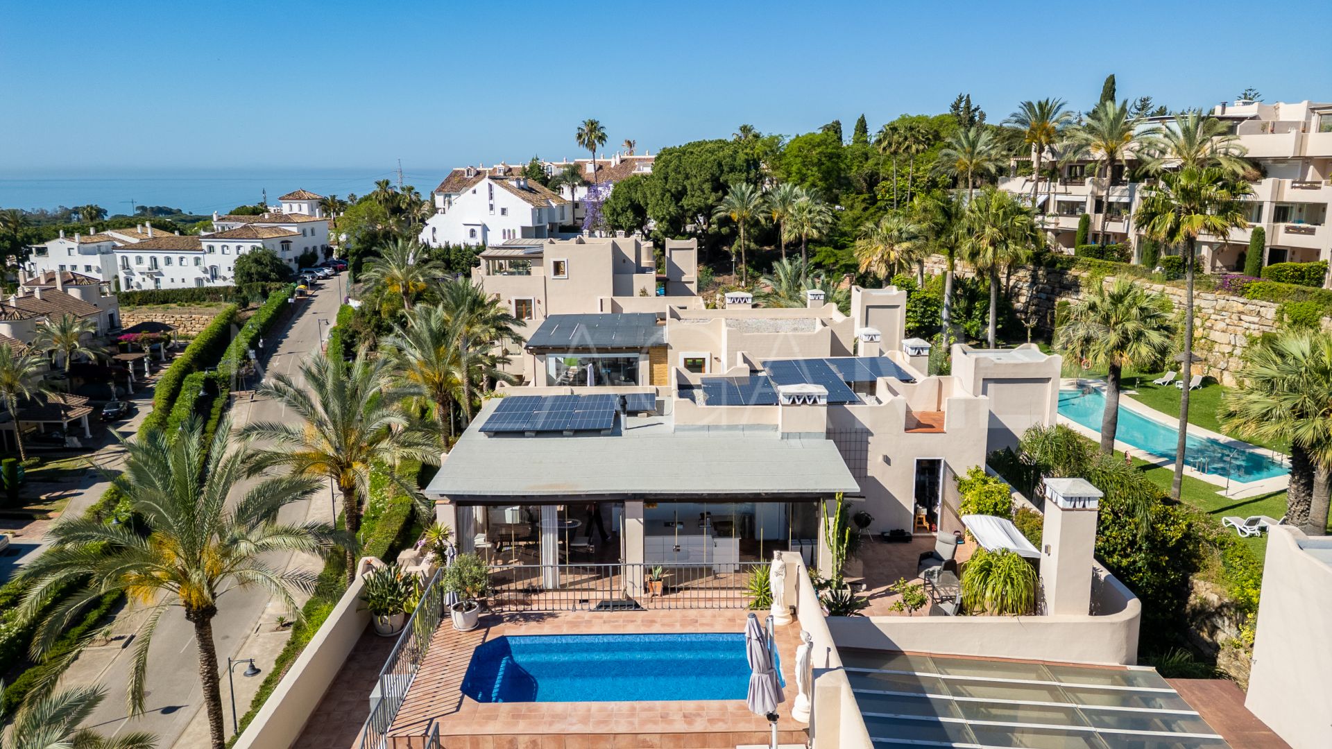 Duplex penthouse for sale in El Paraiso