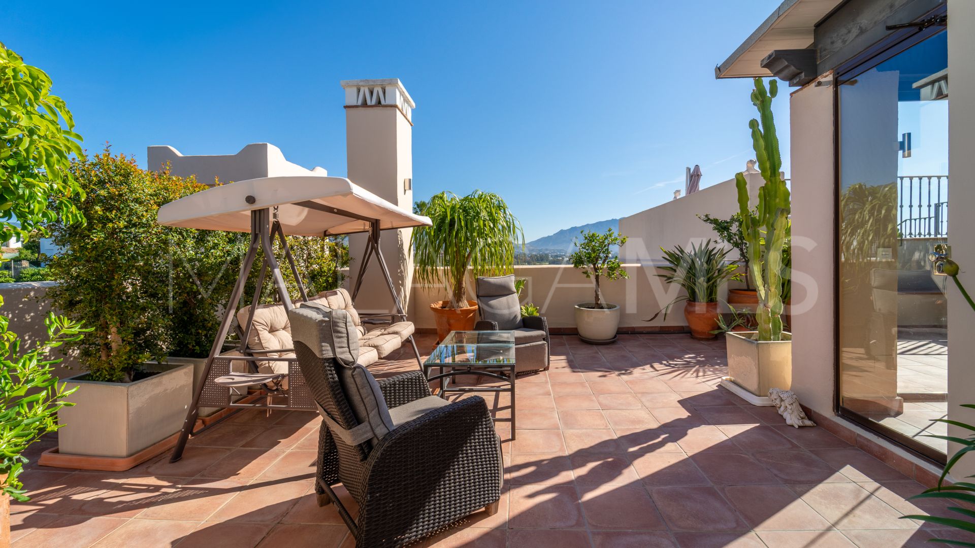 Duplex penthouse for sale in El Paraiso