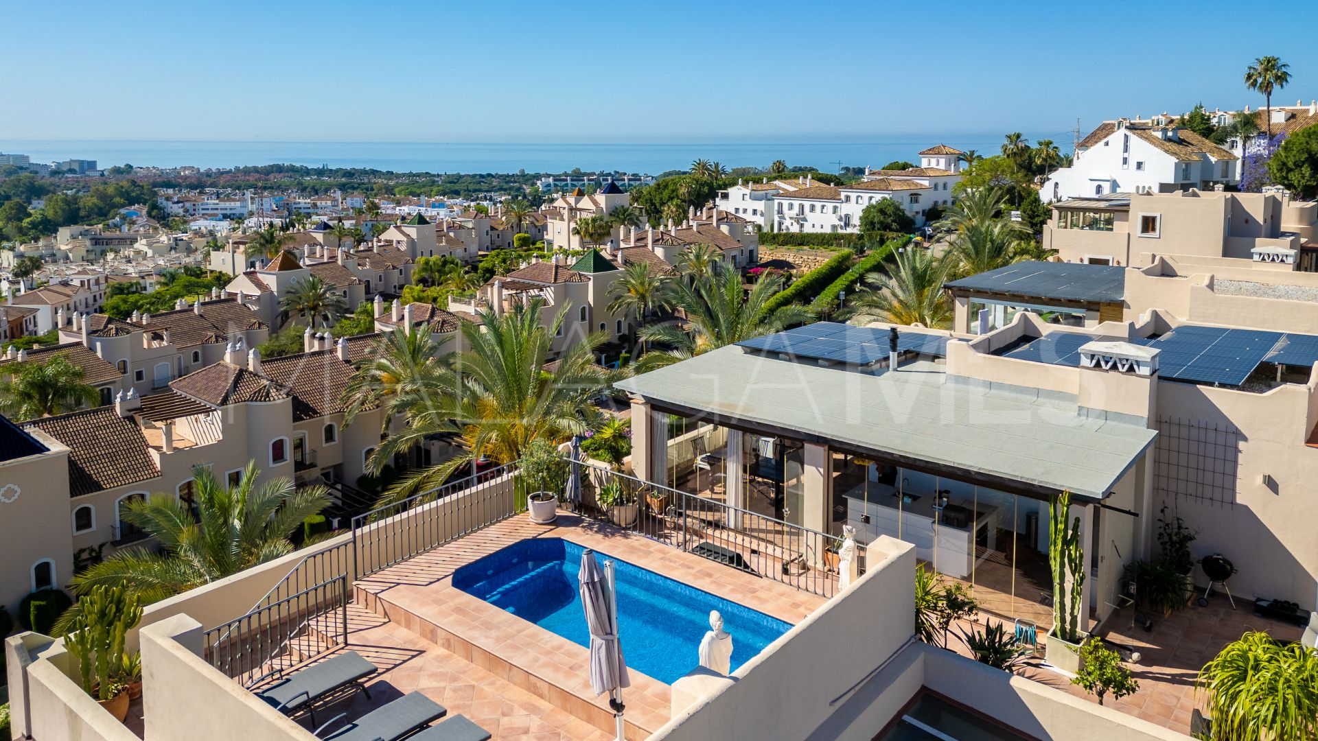 Duplex penthouse for sale in El Paraiso