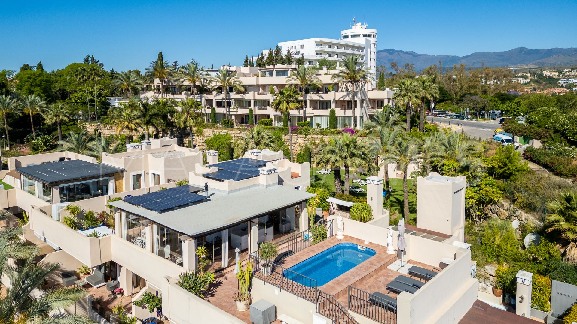 Duplex penthouse for sale in El Paraiso