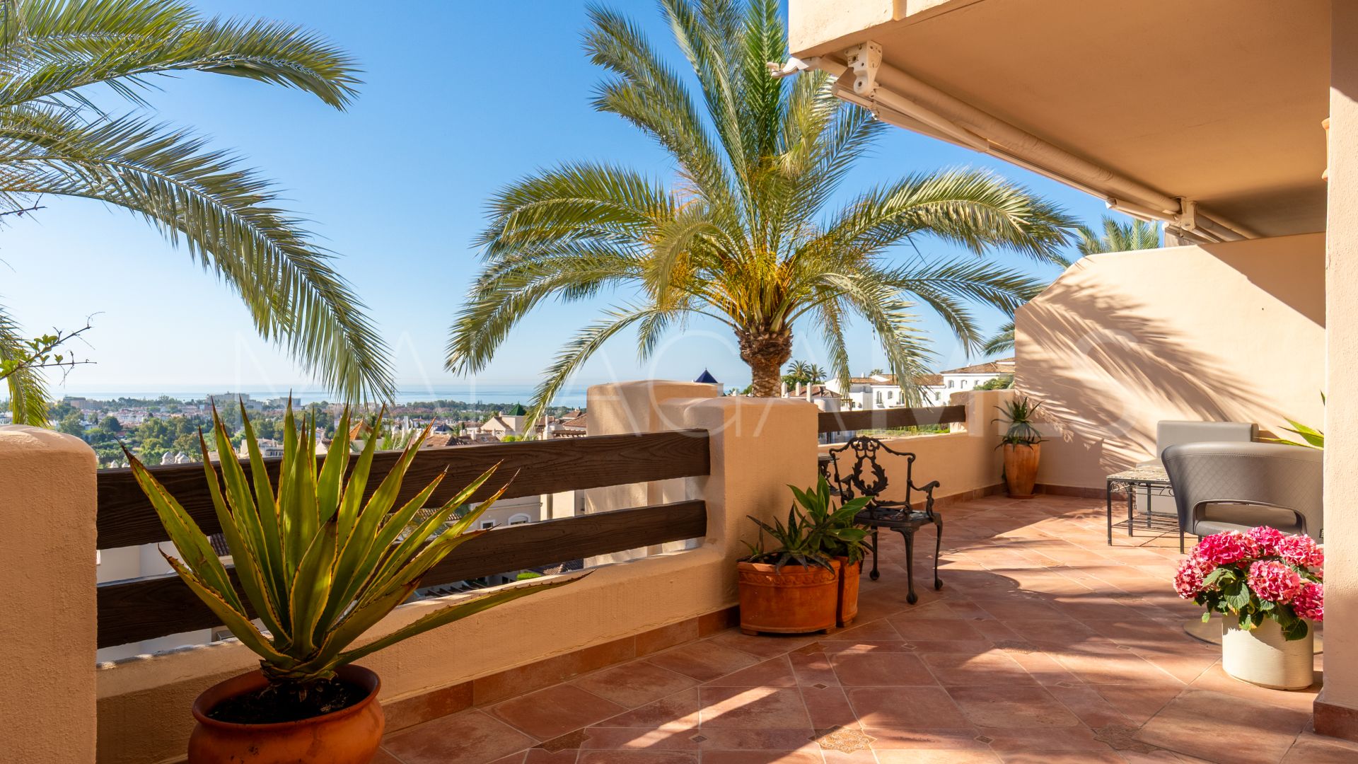 Duplex penthouse for sale in El Paraiso