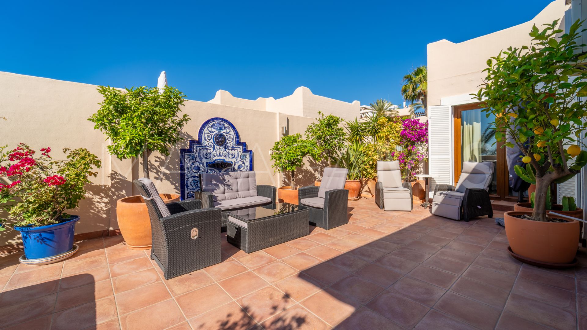 Duplex penthouse for sale in El Paraiso