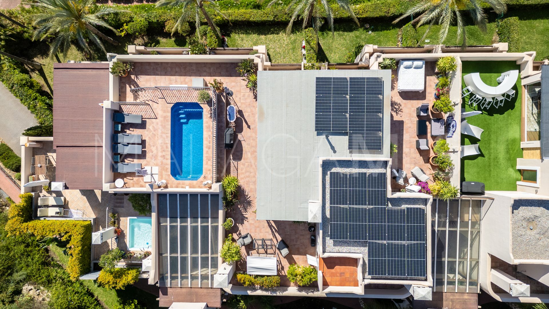 Duplex penthouse for sale in El Paraiso