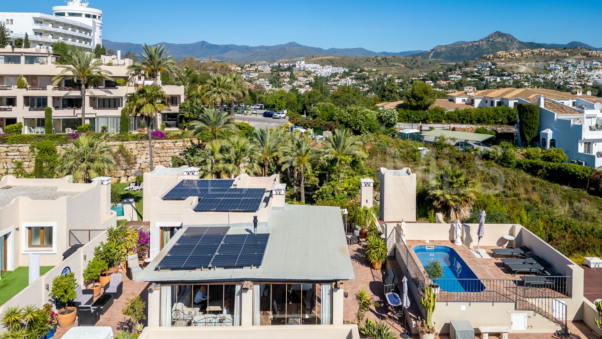 Duplex penthouse for sale in El Paraiso