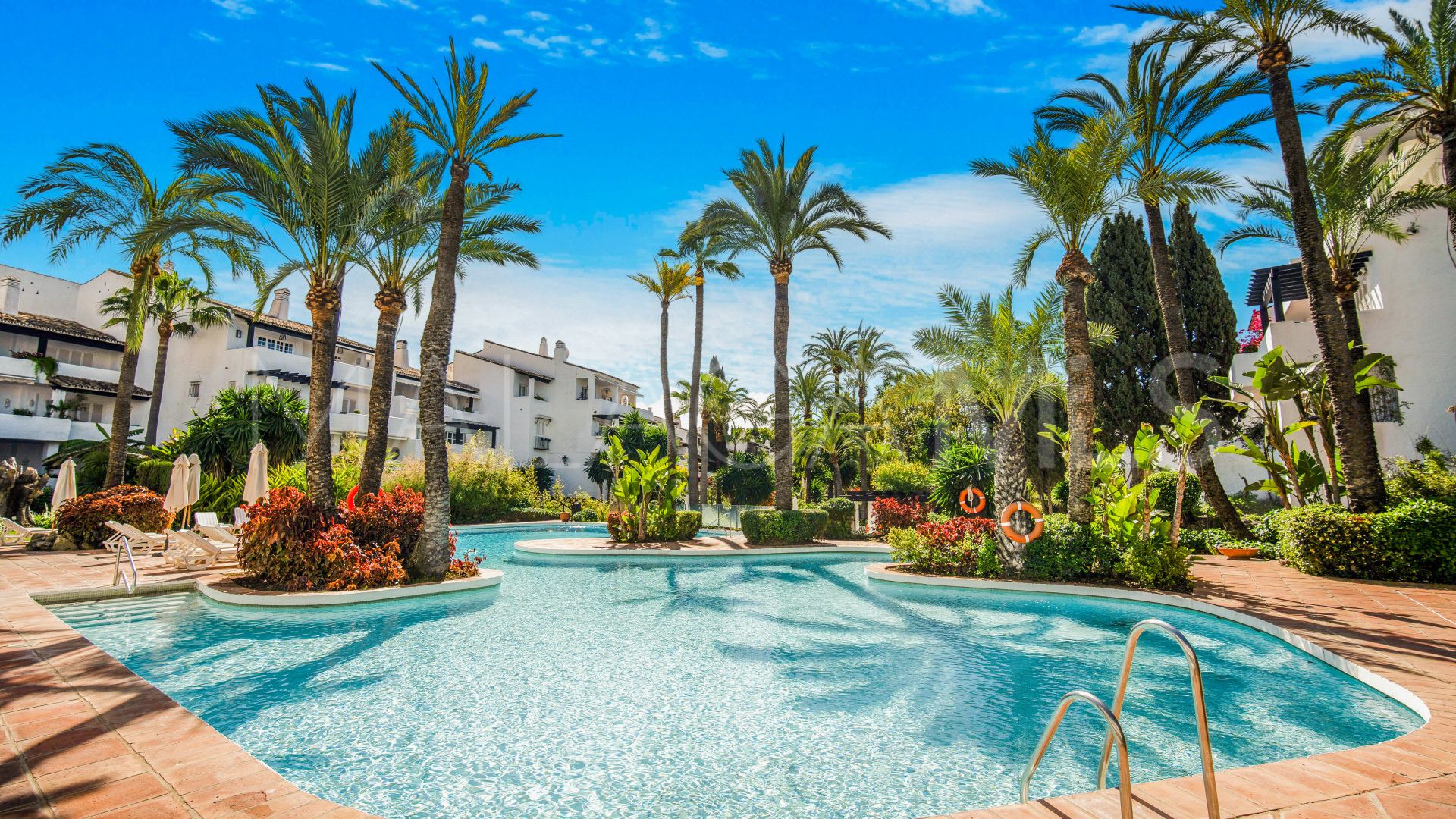 1 bedroom apartment in Hotel Puente Romano for sale