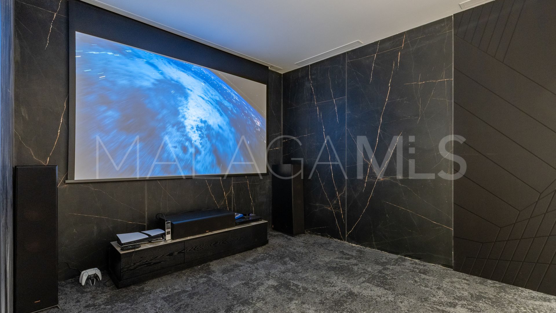 Villa for sale in La Finca de Marbella