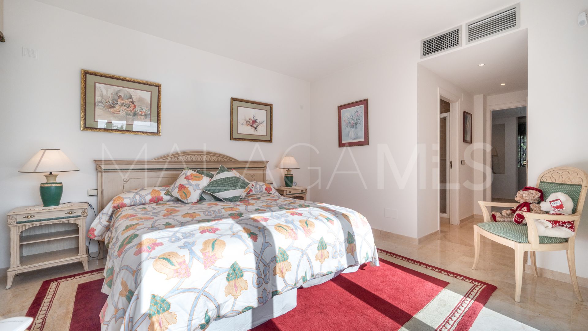 Villa for sale in Hacienda las Chapas with 3 bedrooms