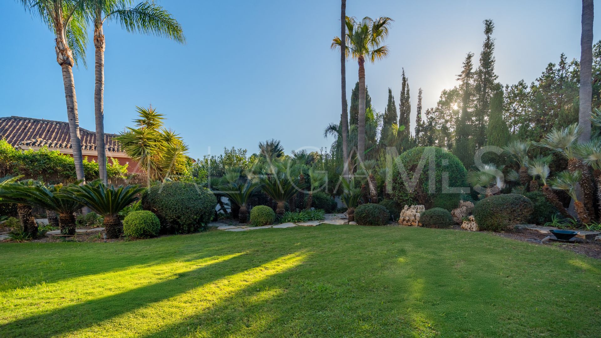 5 bedrooms villa in Aloha for sale