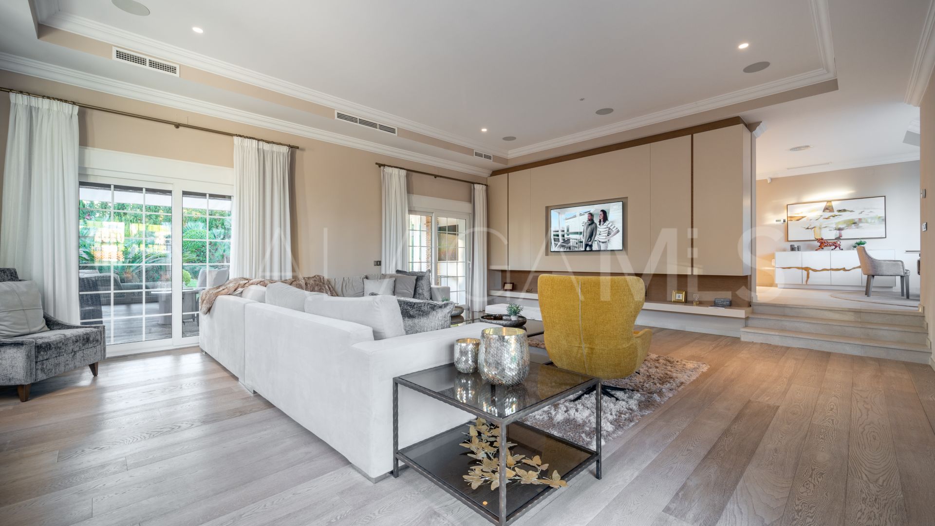 5 bedrooms villa in Aloha for sale