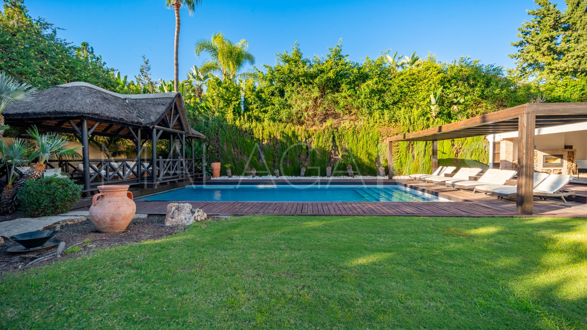 5 bedrooms villa in Aloha for sale