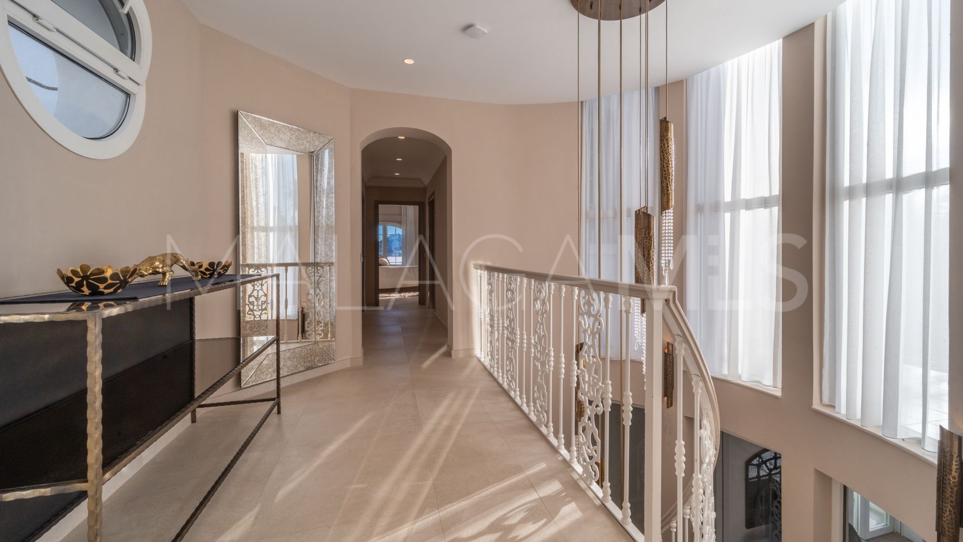 5 bedrooms villa in Aloha for sale