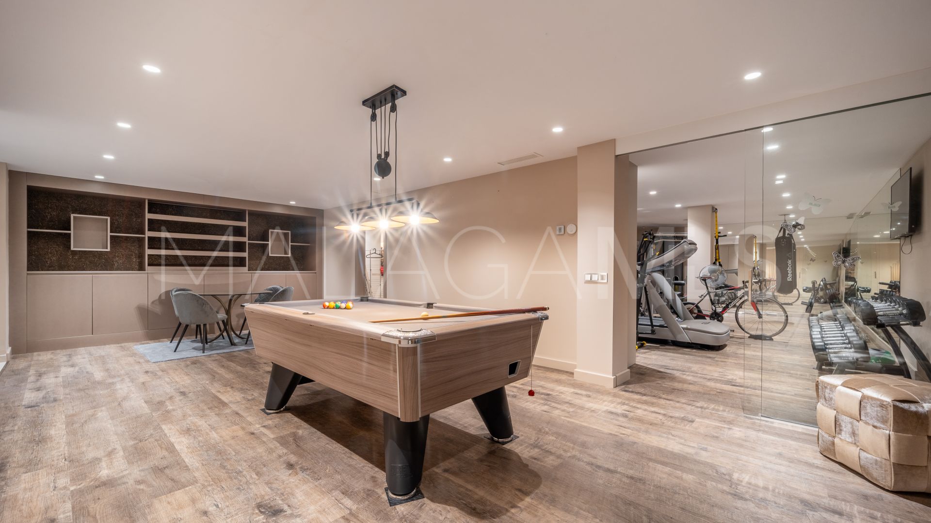 5 bedrooms villa in Aloha for sale